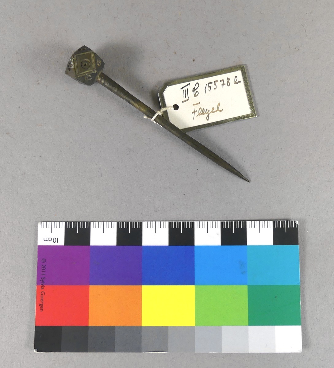 III C 15578 b