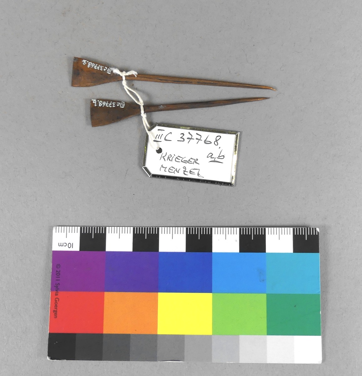 III C 37768 a,b