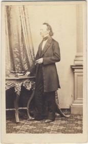 Porträt des Gustav König