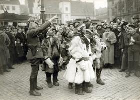Samen auf dem Marktplatz in Halle a. d. Saale