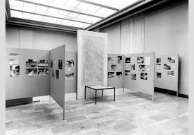 Blick in die Wanderausstellung "Faras" im Alten Museum, Ausgrabungen des Nationalmuseums Warschau im Rahmen der Unesco-Aktion "Rettet die Alterthümer Nubiens" (22. Okt. 1968 - Apr. 1969)