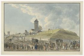 Einzug General Buonapartes in Basel, am 24. November 1797. Ein Zug von Reisewagen mit militärischem Gefolge zieht in einer Menschenmenge unter dem Salut der Festungsgeschütze nach links in ein Stadttor ein