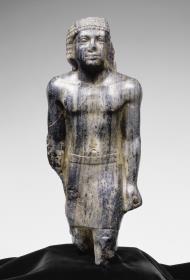 Standfigur eines Würdenträgers
