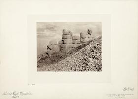 Nemruddagh. - Die Götterstatuen der Ostterrasse von Norden her