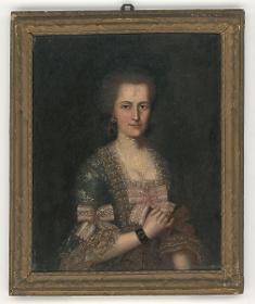 Porträt einer Frau in rüschenbesetztem Manteau