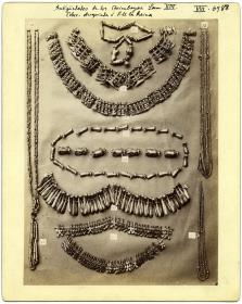 Goldketten aus der Sammlung obsequiada á S.M. la Reina Lam. XIII, Antigüedades de los Quimbayas