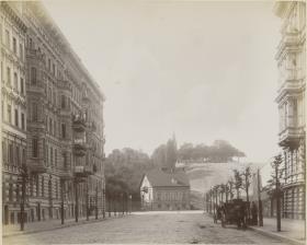 Berlin, Blick aus der Großbeerenstraße auf den Kreuzberg