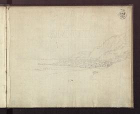 Küstenlandschaft mit einer großen, am Meer gelegenen Stadt