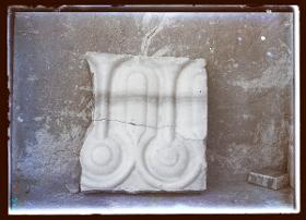 Marmor, Gips und Holz: Marmorfragmente (Ornament Nr. 27)