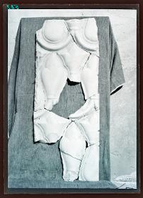 Marmor, Gips und Holz: Marmorfragmente (Ornament Nr. 135)