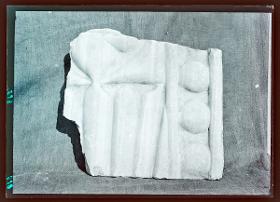 Marmor, Gips und Holz: Marmorfragmente (Ornament Nr. 101a)
