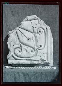 Marmor, Gips und Holz: Gipsornament (Ornament Nr. 14)