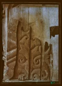 Marmor, Gips und Holz: Holzfragmente (Ornament Nr. 51)