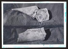 al-Dschausaq al-Chaqani, Thronsäle, Scherben