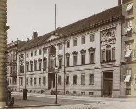 Berlin, Behrensstraße Ecke Mauerstraße, das alte Generalstabsgebäude