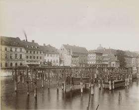 Berlin, Hinterhäuser an der Spree
