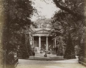 Berlin, Mausoleum im Schlosspark Charlottenburg