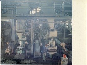 "Elektror" Karl W. Müller, Arbeiter in der Gießerei