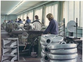 "Elektror" Karl W. Müller, Arbeiter an Fräsmaschinen