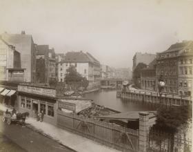 Berlin, Blick von der Wallstraße auf die Gertraudenbrücke