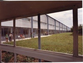 Lauffenmühle, Die von Egon Eiermann entworfene Taschentuchweberei