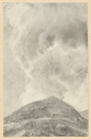 Wolken über einer Bergkuppe