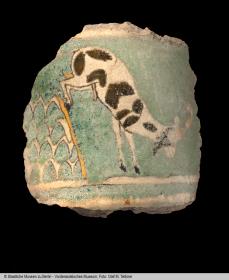 Fragment mit Darstellung einer Bergziege