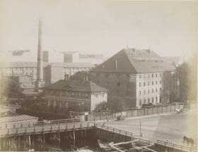 Berlin, Wallstraße 55, Waisenbrücke und Blick auf das ehemalige Friedrich Wilhelm Hospital