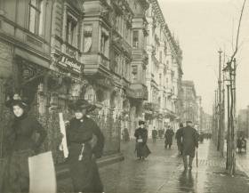 Wohn- und Geschäftshaus von Franz und Frieda Lipperheide, Potsdamer Straße 38