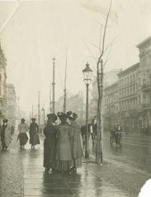 Wohn- und Geschäftshaus von Franz und Frieda Lipperheide, Potsdamer Straße 38