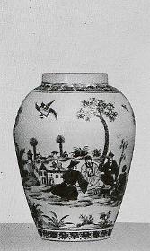 Eiförmige Vase mit farbiger Malerei