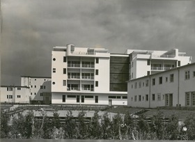 Breslau, Werkbundausstellung 1929 "Wohnung und Werkraum", Nr. 7, Turmhaus und Nr. 3-6, Reihenhaus