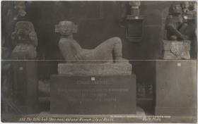 Museo Nacional de México, Mexiko-Stadt: Blick in die "Halle des Monolithen" mit dem von Le Plongeon in Chichén Itzá ausgegrabenen Chac-Mool.