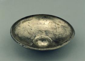 Silberschale mit Omphalosboden aus dem "Schatz des Priamos"