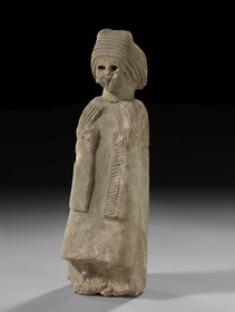 Statue einer Beterin