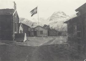 Häuser in Skibotn am norwegischen Nationalfeiertag