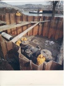 Mannesmann, Bau einer Öl-Pipeline am Rhein (der Rhein-Main-Rohrleitungstransportgesellschaft (RMR) ?