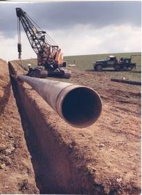 Mannesmann, Bau einer Öl-Pipeline am Rhein (der Rhein-Main-Rohrleitungstransportgesellschaft (RMR) ?