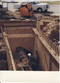 Mannesmann, Bau einer Öl-Pipeline am Rhein (der Rhein-Main-Rohrleitungstransportgesellschaft (RMR) ?