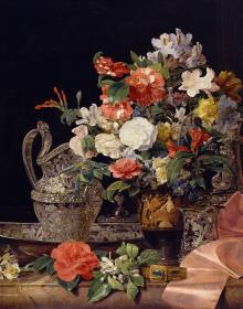 Blumenstrauß mit Silbergefäßen und antiker Vase