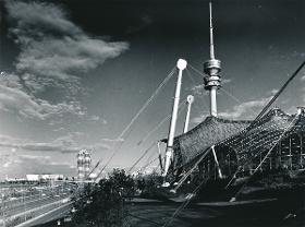 München, Hauptverwaltung der BMW AG, Ensemble mit Olympiapark