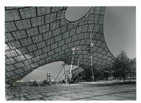 München, Hauptverwaltung der BMW AG, Ensemble mit Olympiapark