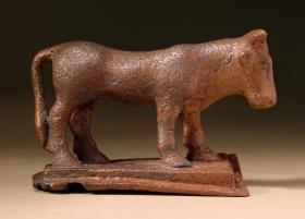 Archaische Statuette eines Stiers