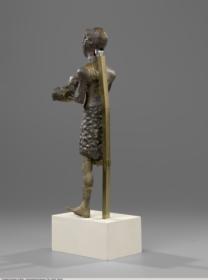 Statuette eines Mannes mit Opfertier