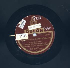 Titel A: Menangis Peraboe-Joedistira (kekawin)
Titel B: nicht bespielt