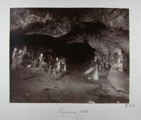 Inneres einer Höhle