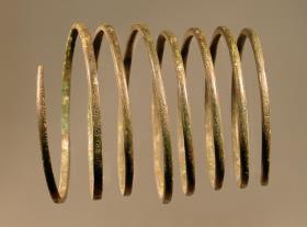 Armring in Form einer Spirale