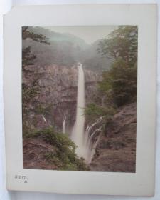 Der Kegon-Wasserfall  華厳の滝
