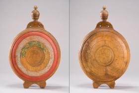 Tschutra, Weinflasche aus Holz