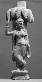 Frau, in Baumkrone greifend (Yakshi/Shalabhanjika)